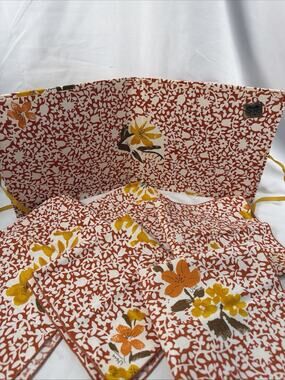 Vintage Used Bucilla Linen 6 Piece Multicolor Napkin Set With Storage Folder